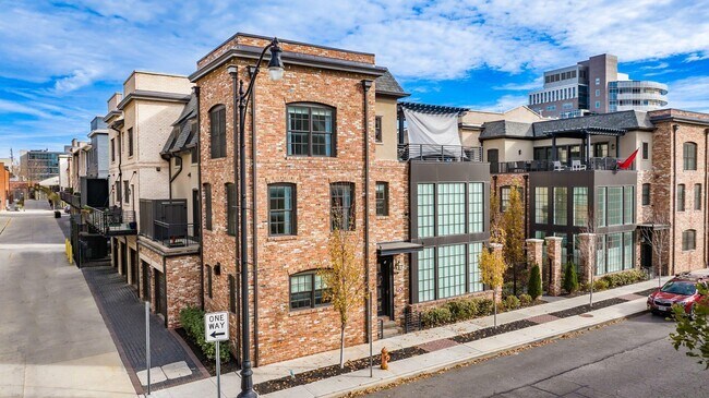 Building Photo - 100 Normandy Ave