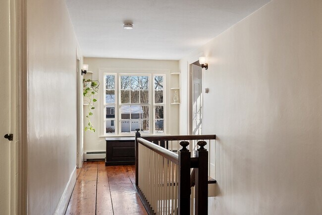 Building Photo - 25 Bulkeley Rd