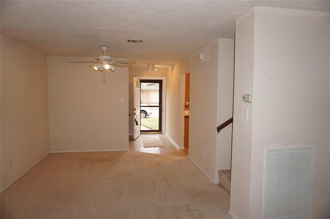 Building Photo - 1525 Ramada Dr