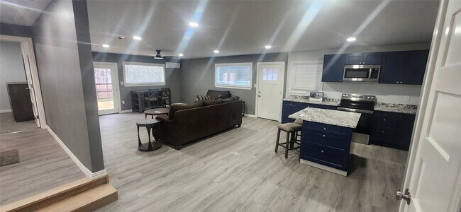 Building Photo - 5280 Atwell Ln