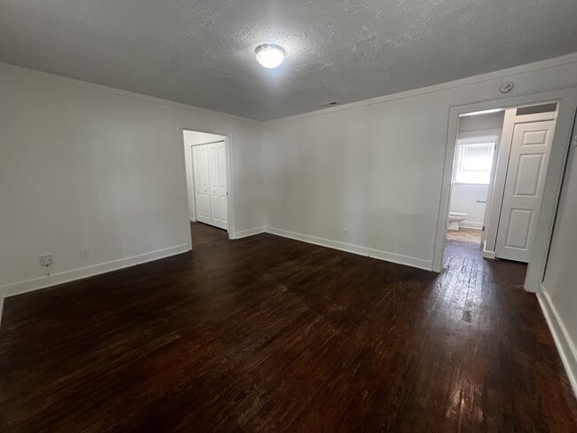 Building Photo - 202 Meares St