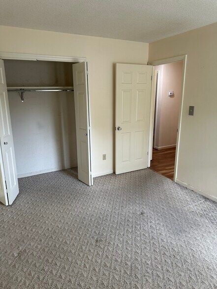 Building Photo - 2501 Saint Christopher Cir SW