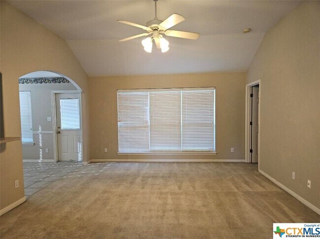Building Photo - 122 Riata-