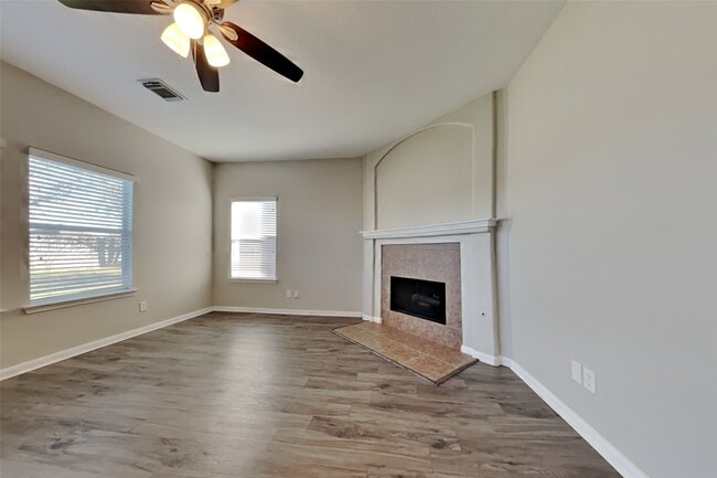 Building Photo - 2831 Wild Oak Park Dr