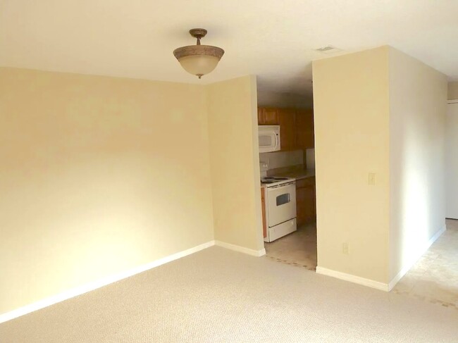 Building Photo - 1526 Winter Green Blvd