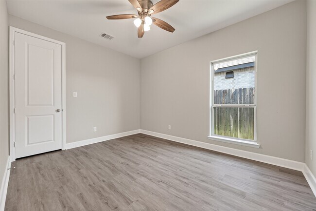 Building Photo - 17371 Merigold Hts Dr
