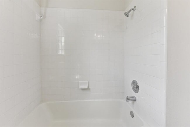 Building Photo - 906 Jasmine Trail