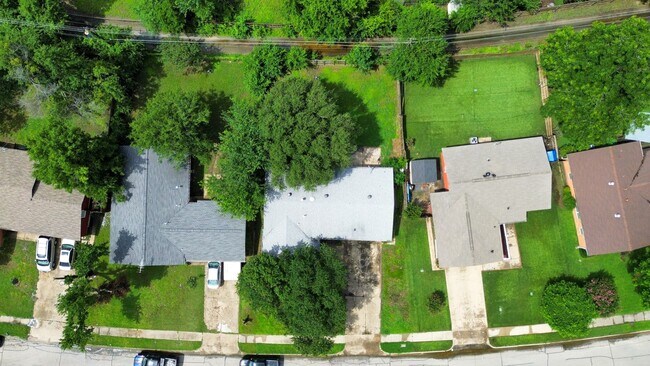 Building Photo - 4 bedroom / 3 bath in Irving