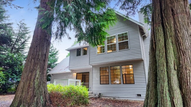Building Photo - Bright 3-Bed Bothell Home with Attached Garage, Cozy Fireplace, and Private Garden Oasis