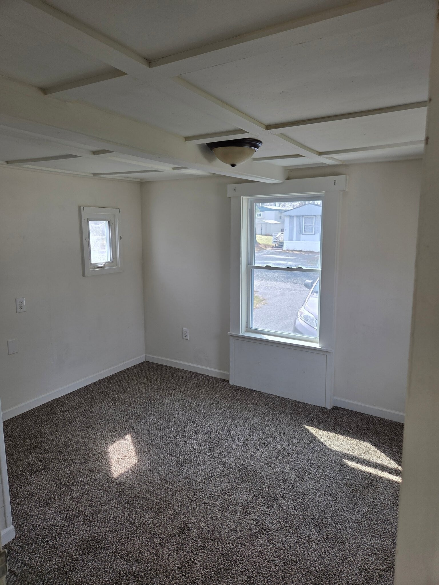 Building Photo - 8 Geer Rd