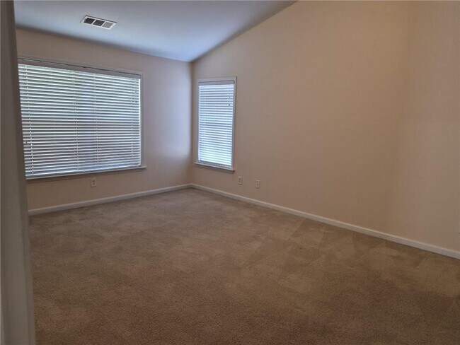 Building Photo - 5966 Haddon Pl SE