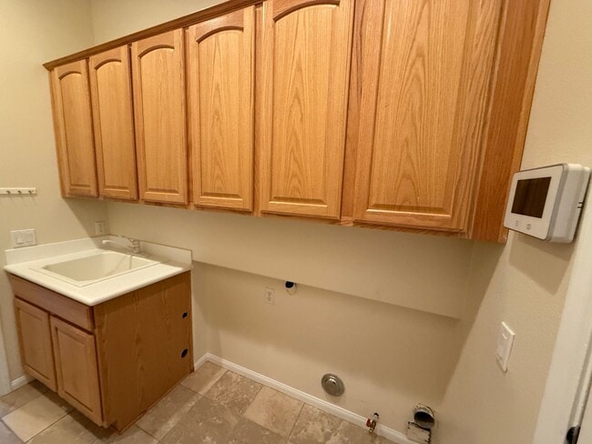 Building Photo - Apple Valley Estates- Gated Community- Beautiful 4 Bedrooms, 3 Bathrooms