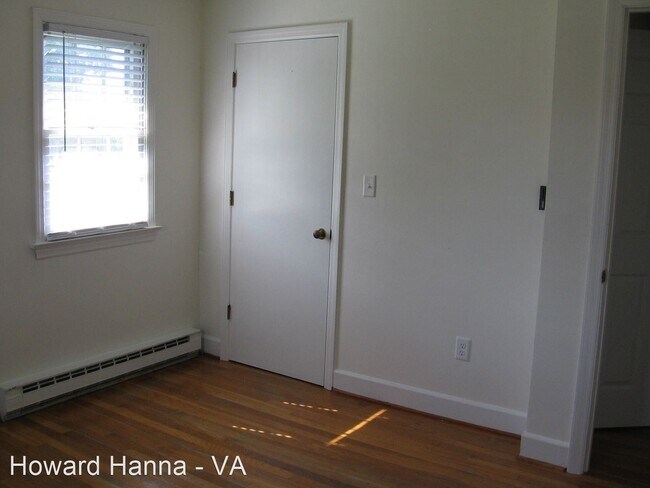 Building Photo - 2 br, 1 bath House - 2 Lumar Rd.