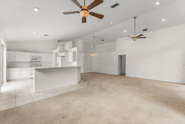 Building Photo - 7728 Edinburough Ln