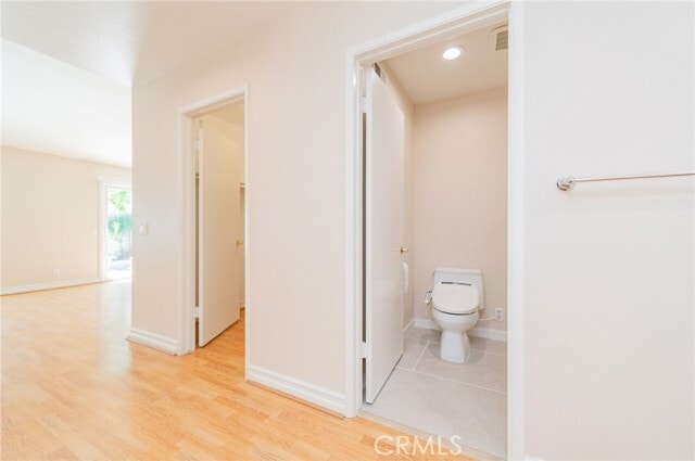 Building Photo - 5 Deerwood W