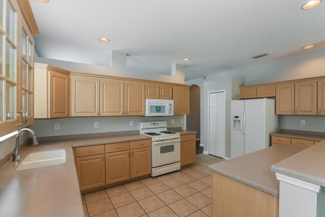 Building Photo - 6717 Cambridge Park Dr