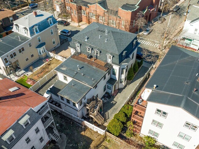 Building Photo - 18-20 Arlington St