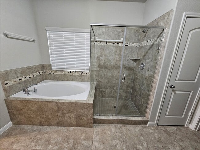 Building Photo - 24258 Via Vitani Dr