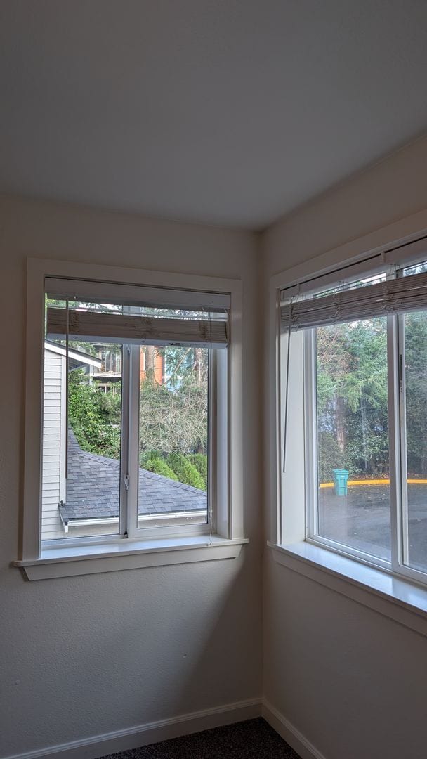 Building Photo - 3 Bedroom Townhome in Shoreline