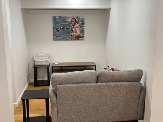 Building Photo - Mt Baker lower unit 2 bed and 1 bath next to it all!