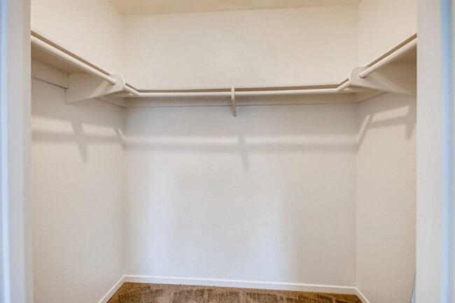 Building Photo - Fantastic Updated 1 Bedroom Condo in Missi...
