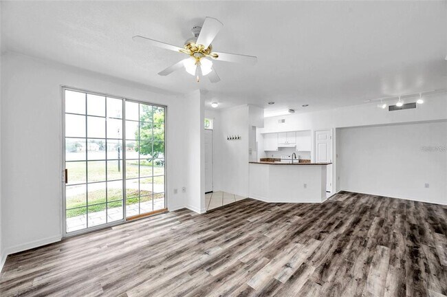 Building Photo - 9602 Lake Chase Island Way