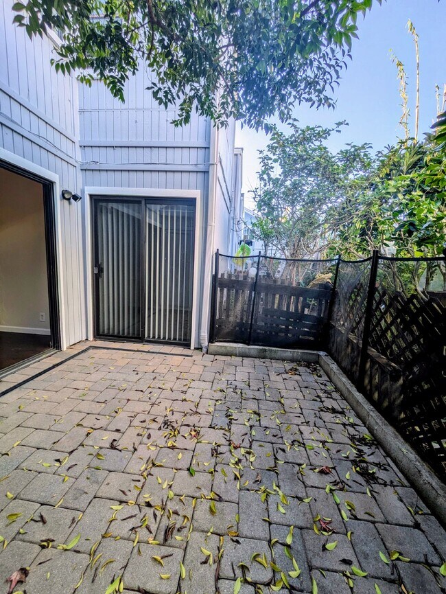 Building Photo - Updated Pricing + Move-In Special!  Co-signer OK! PLUS: 20% OFF your first month’s rent when you ...