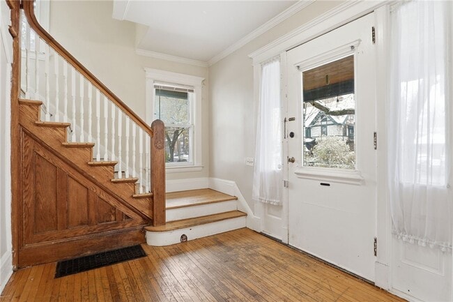 Building Photo - 98 Barrington St