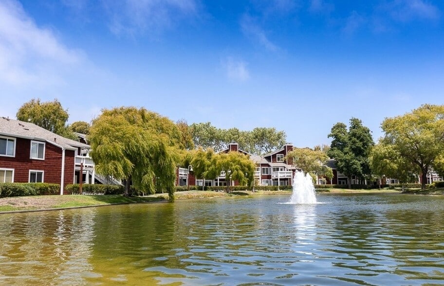 Building Photo - 242 Marina Lakes Dr