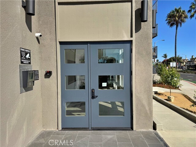 Building Photo - 230 S Catalina Ave
