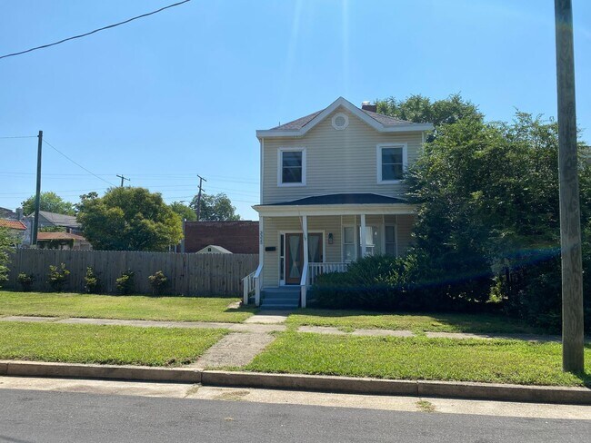 Building Photo - Quiet Cozy Northside Home for Rent
