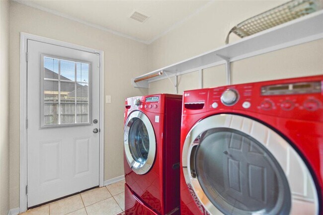 Building Photo - 3642 Slocom Dr