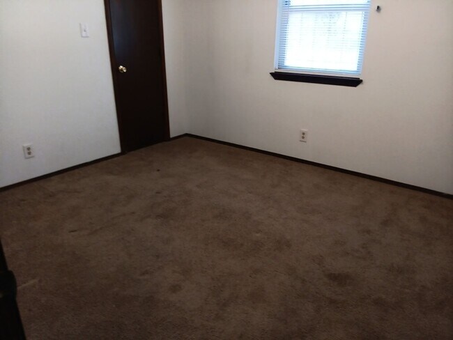Building Photo - 2313 Raymac Rd SW