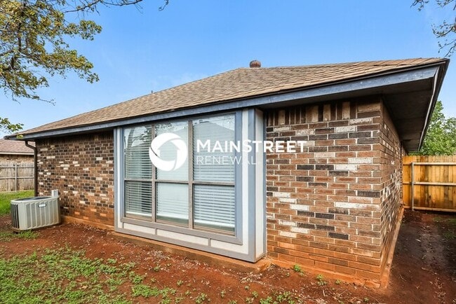 Building Photo - 3 Bedroom Pet-Friendly Home in OKLAHOMA CITY, OK with Main Street Renewal