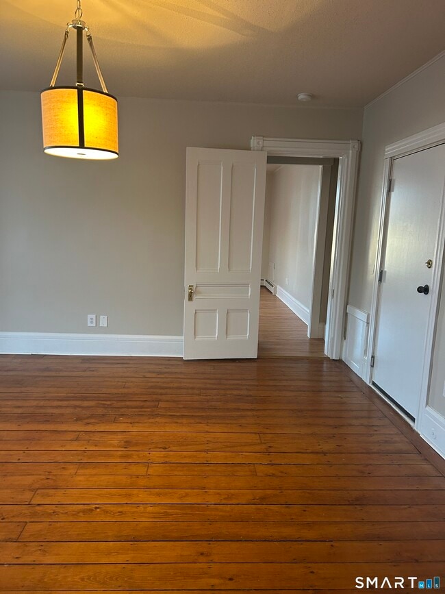 Building Photo - 214 Broadway