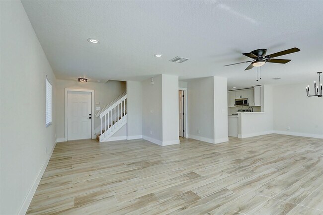 Building Photo - 1956 SW Jamesport Dr