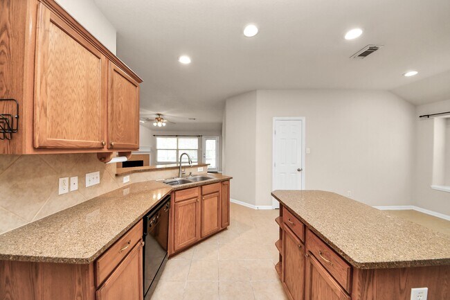 Building Photo - 7730 Trail Hollow