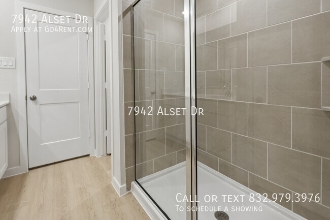 Building Photo - 7942 Alset Dr