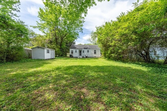 Building Photo - 1128 Wilkins Dr