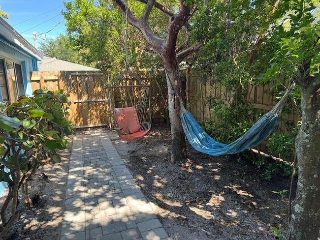 Building Photo - 920 N L St