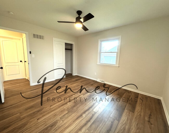 Building Photo - 811 NE Mulberry St