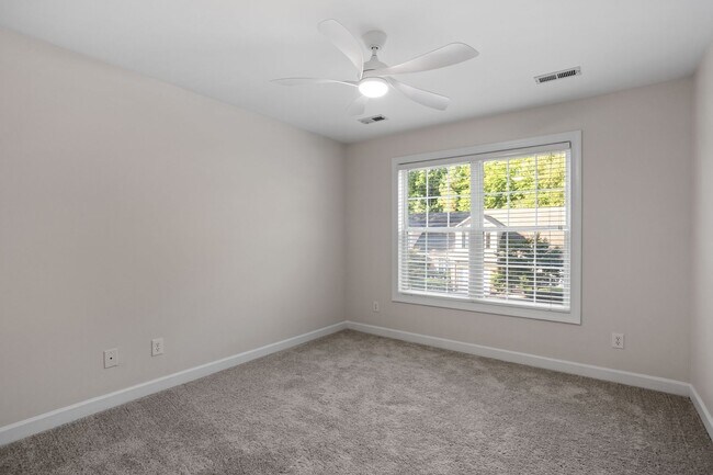 Building Photo - 3301 Philmont Dr