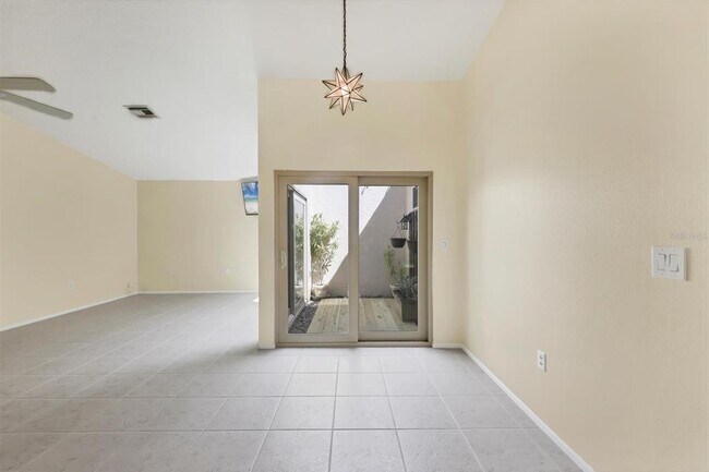Building Photo - 3638 Glen Oaks Manor Dr