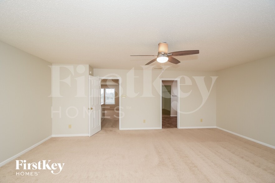 Building Photo - 5661 Grassy Bank Dr