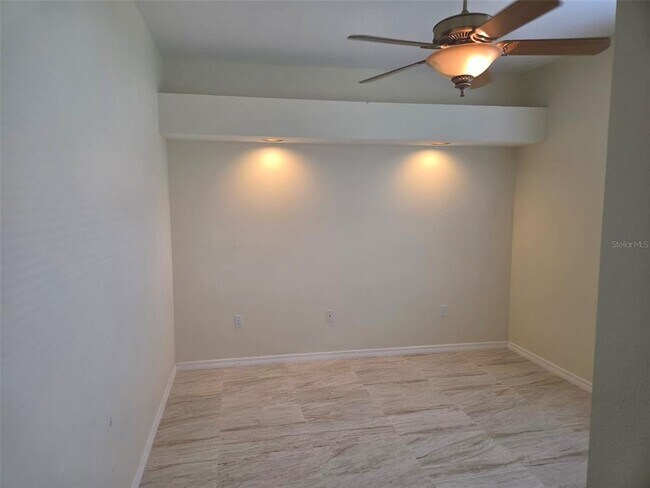 Building Photo - 5282 Far Oak Cir