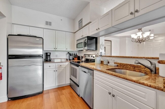 Building Photo - 3317 Tuscany Way