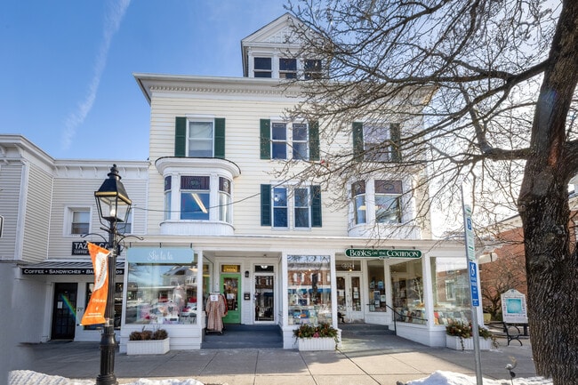 Building Photo - 406 Main St
