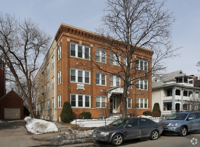 2118 Dupont Ave S - 2118 Dupont Avenue S
