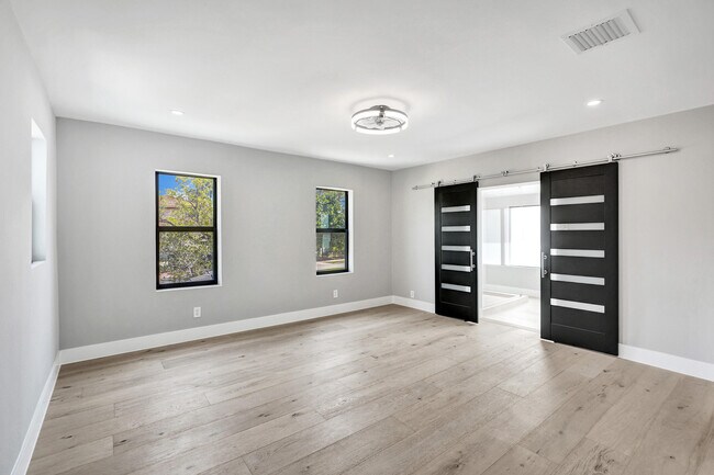 Building Photo - 5832 Alton Rd