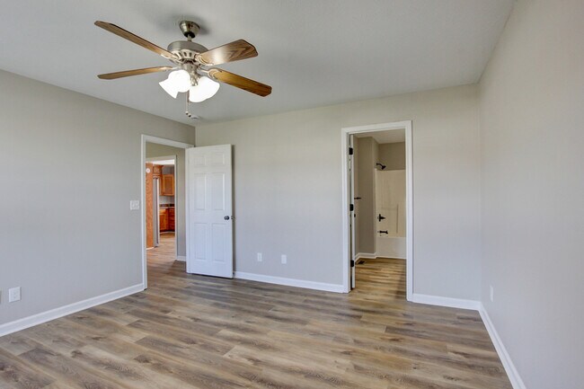 Building Photo - 51 Winding Oaks